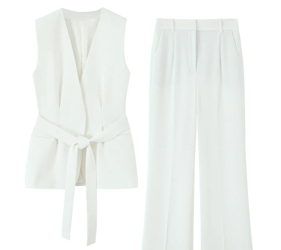 ARIEL Rouge – Romantisches Damen-Set mit Weste & Flare-Hose