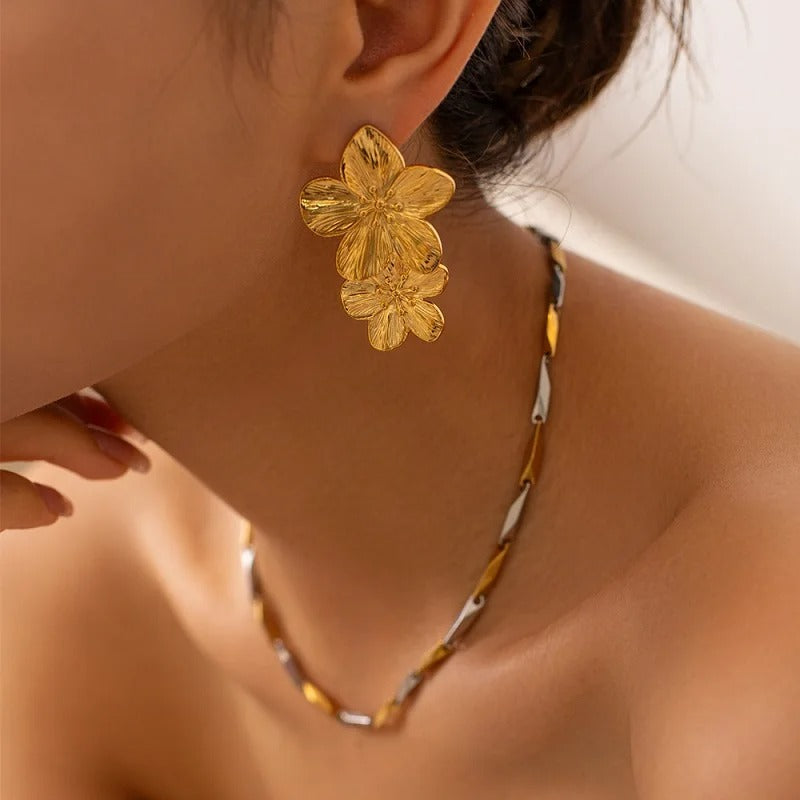 FLORA Gold – Vintage Blumen-Ohrringe im Statement-Look