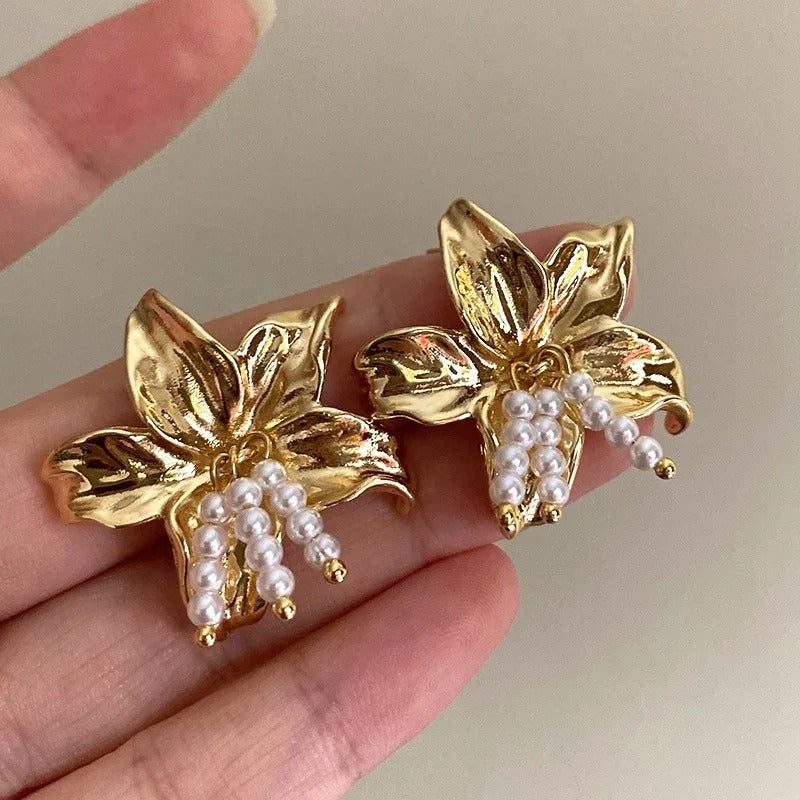 FLORA Gold – Vintage Blumen-Ohrringe im Statement-Look