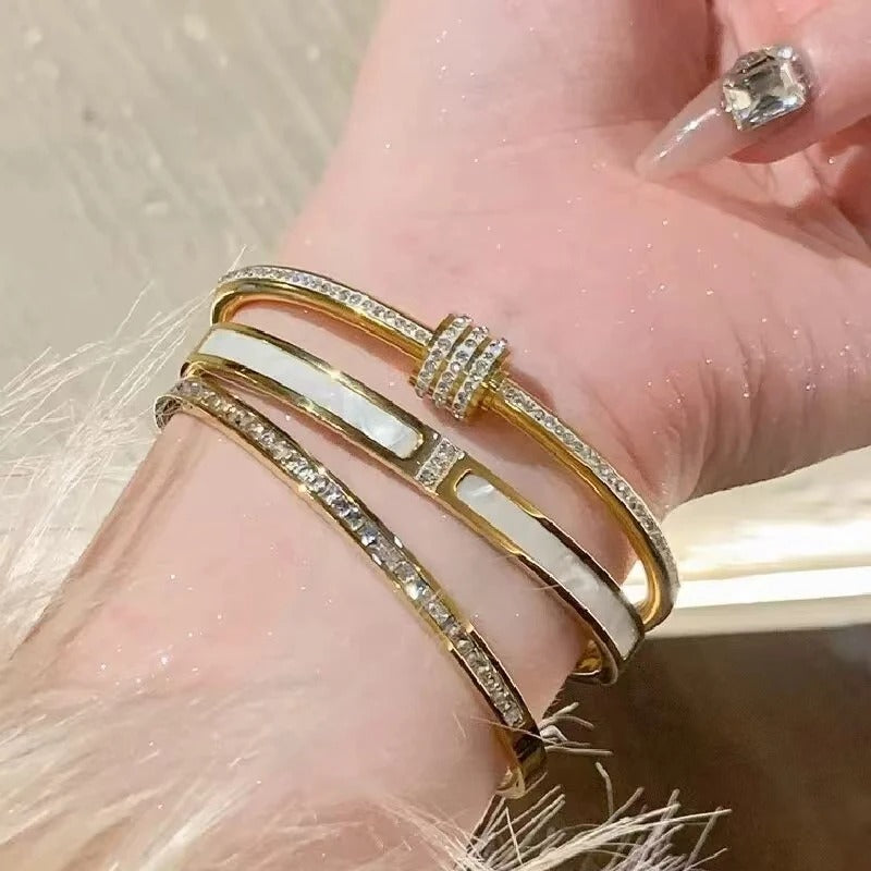 AURELIA – Eleganter Strass-Armreif in Goldoptik