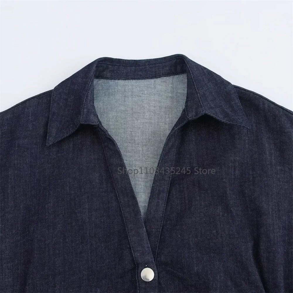 DENIA – Slim Fit Denim Kleid mit Plissee & Revers
