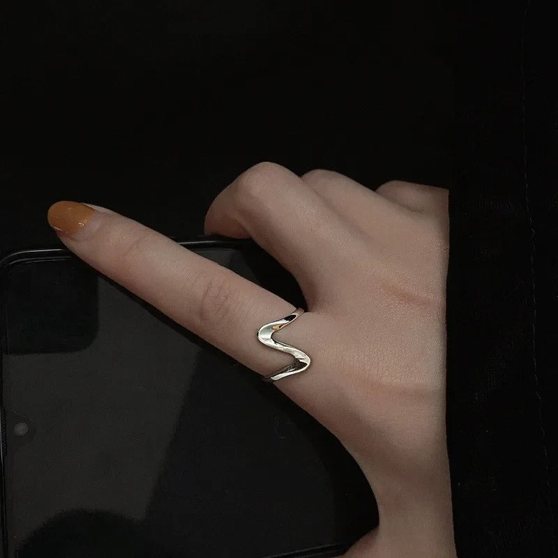 WAVELO Ring – Verstellbarer Vintage-Ring mit Wellenstruktur