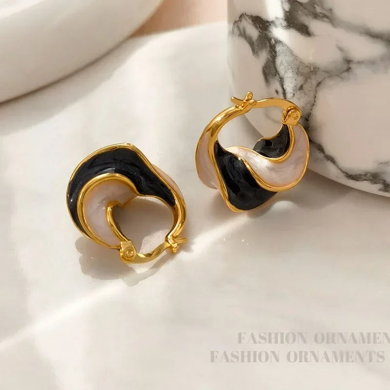 ELINA Hoops – Vergoldete Emaille-Creolen