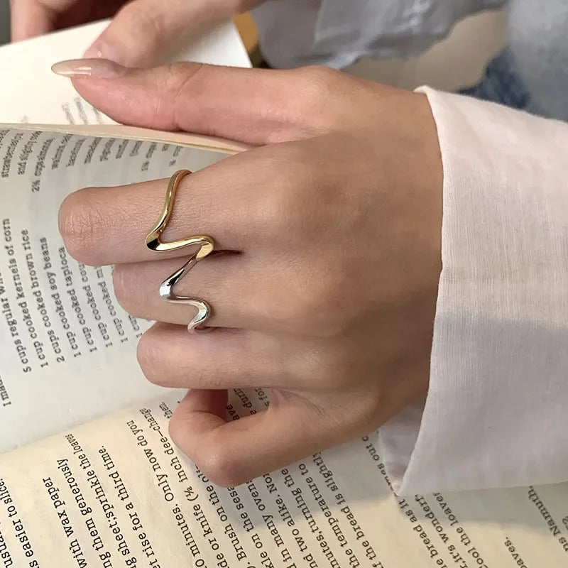 WAVELO Ring – Verstellbarer Vintage-Ring mit Wellenstruktur