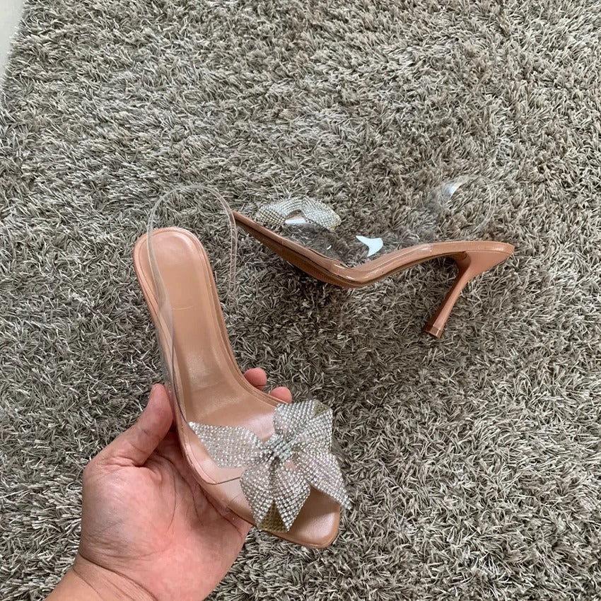 AMORA Heels – Strass-Sandalen mit Schmetterlingsknoten