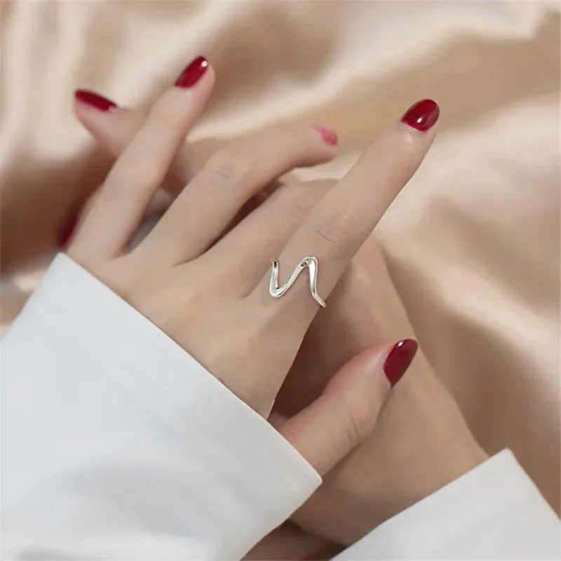 WAVELO Ring – Verstellbarer Vintage-Ring mit Wellenstruktur
