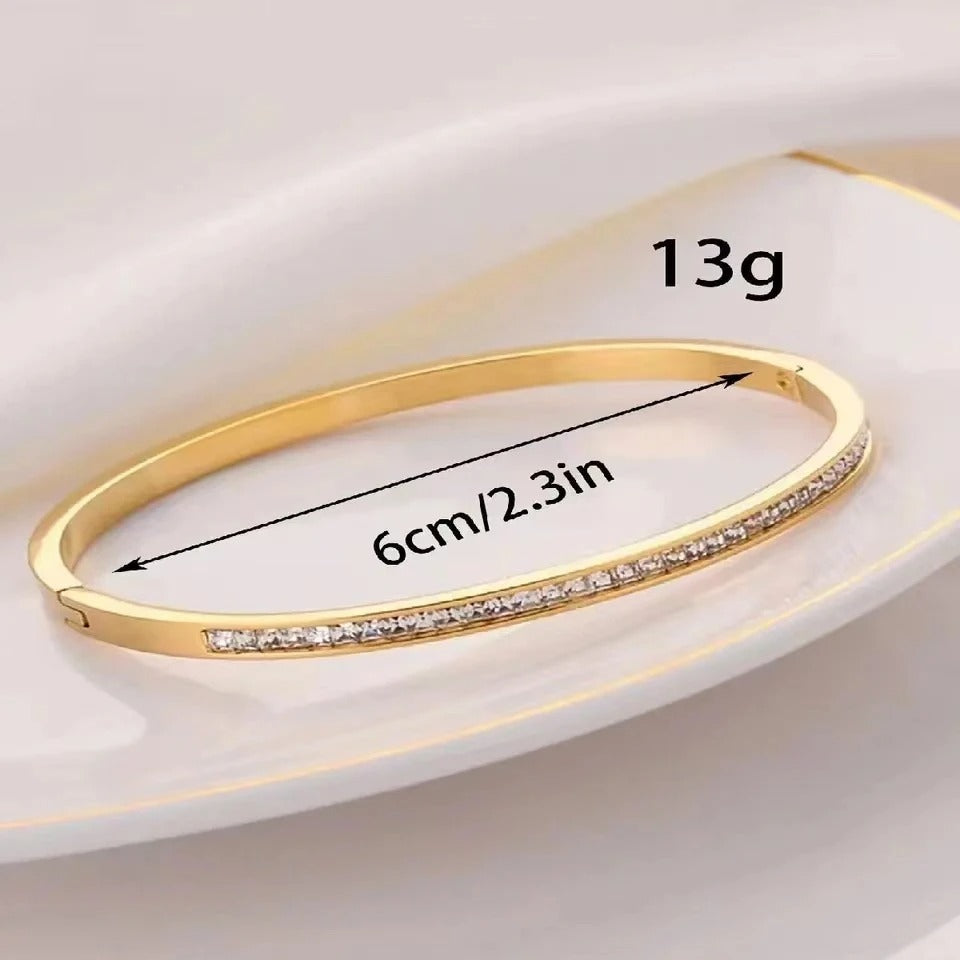 AURELIA – Eleganter Strass-Armreif in Goldoptik