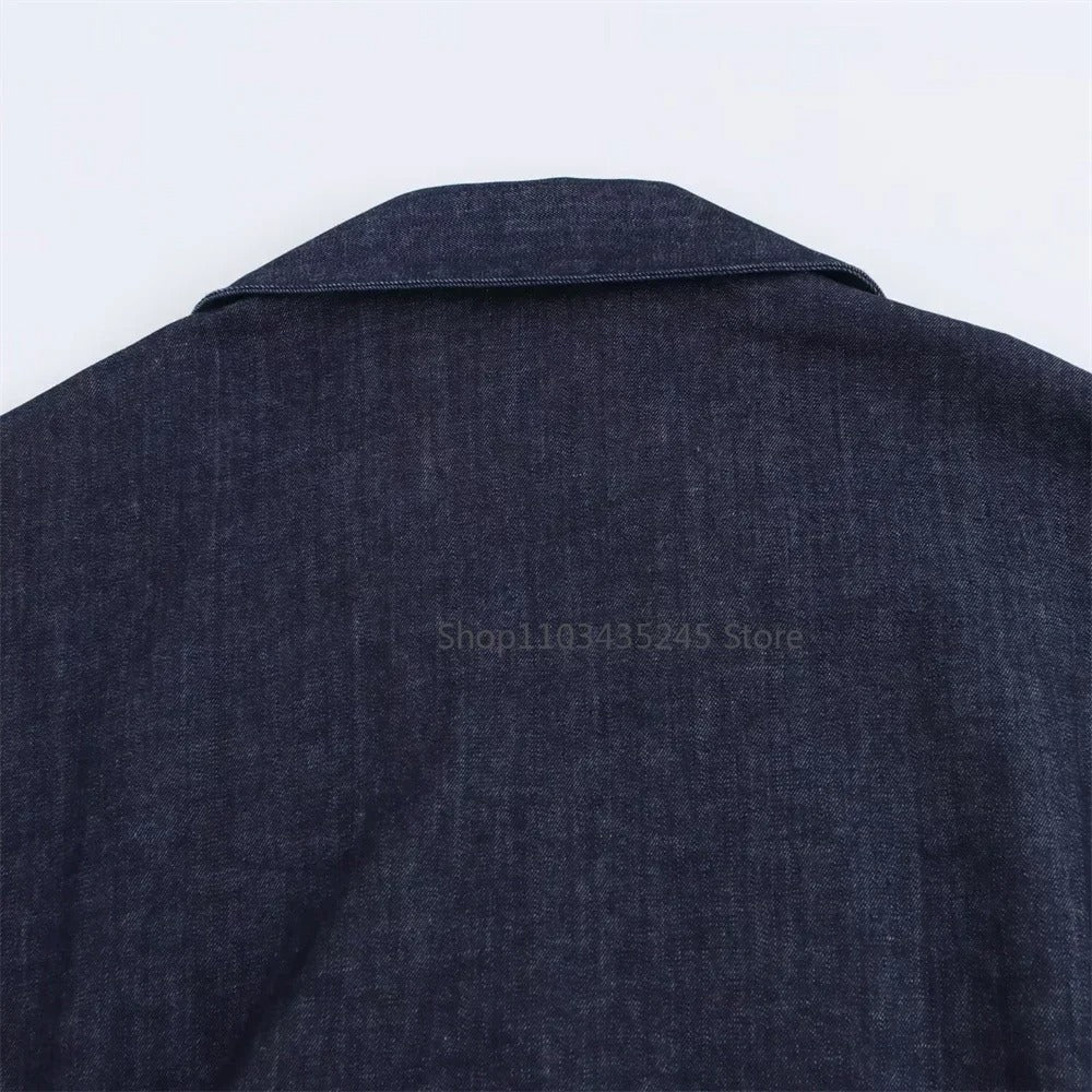 DENIA – Slim Fit Denim Kleid mit Plissee & Revers