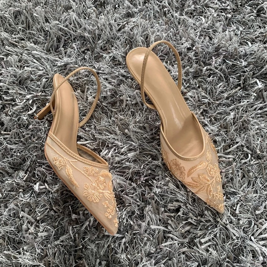 ÉLÉNA Heels – Elegante Spitzen-Slingbacks mit Stickerei