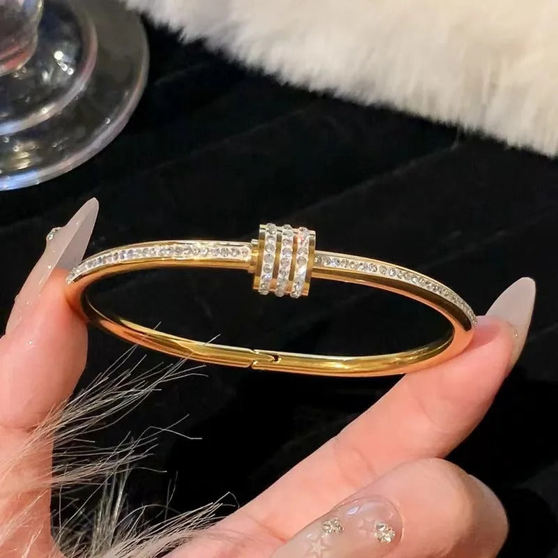AURELIA – Eleganter Strass-Armreif in Goldoptik